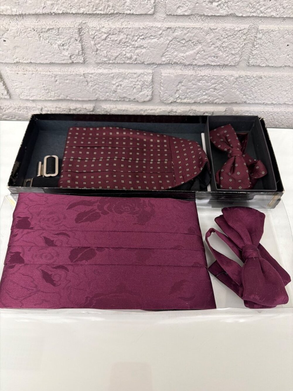 Zenio 2 Set of Men’s Silk Bow Tie & Cummerbund
